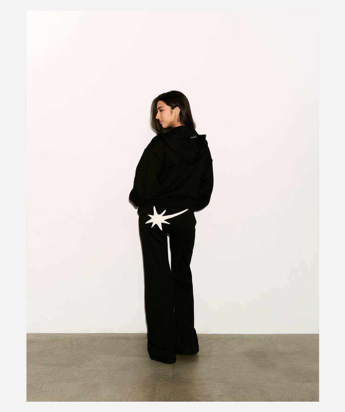 BASIC STAR ZIP-UP HOODIE