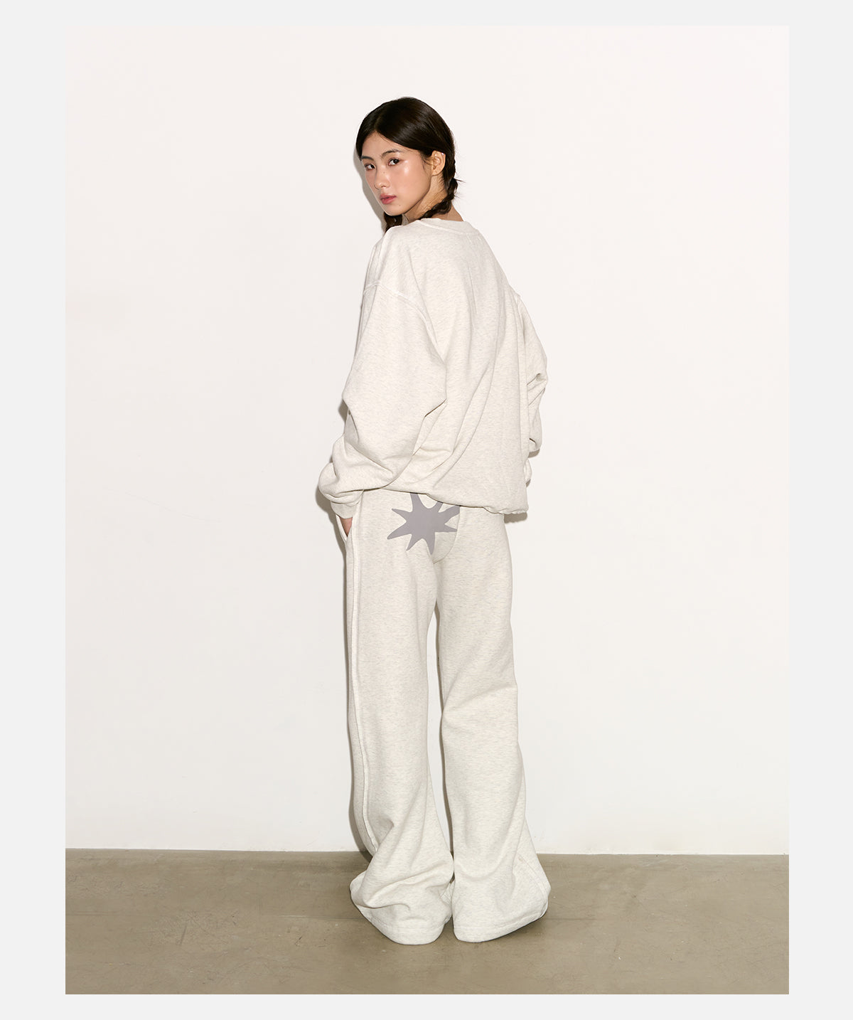 BASIC STAR SWEATSHIRT
