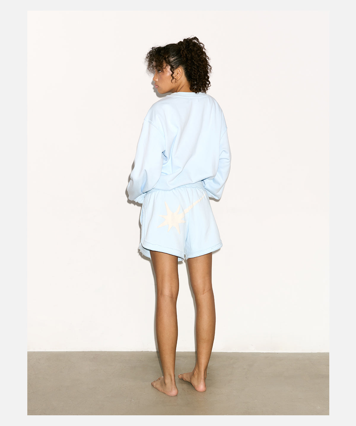 BASIC STAR SWEATSHIRT