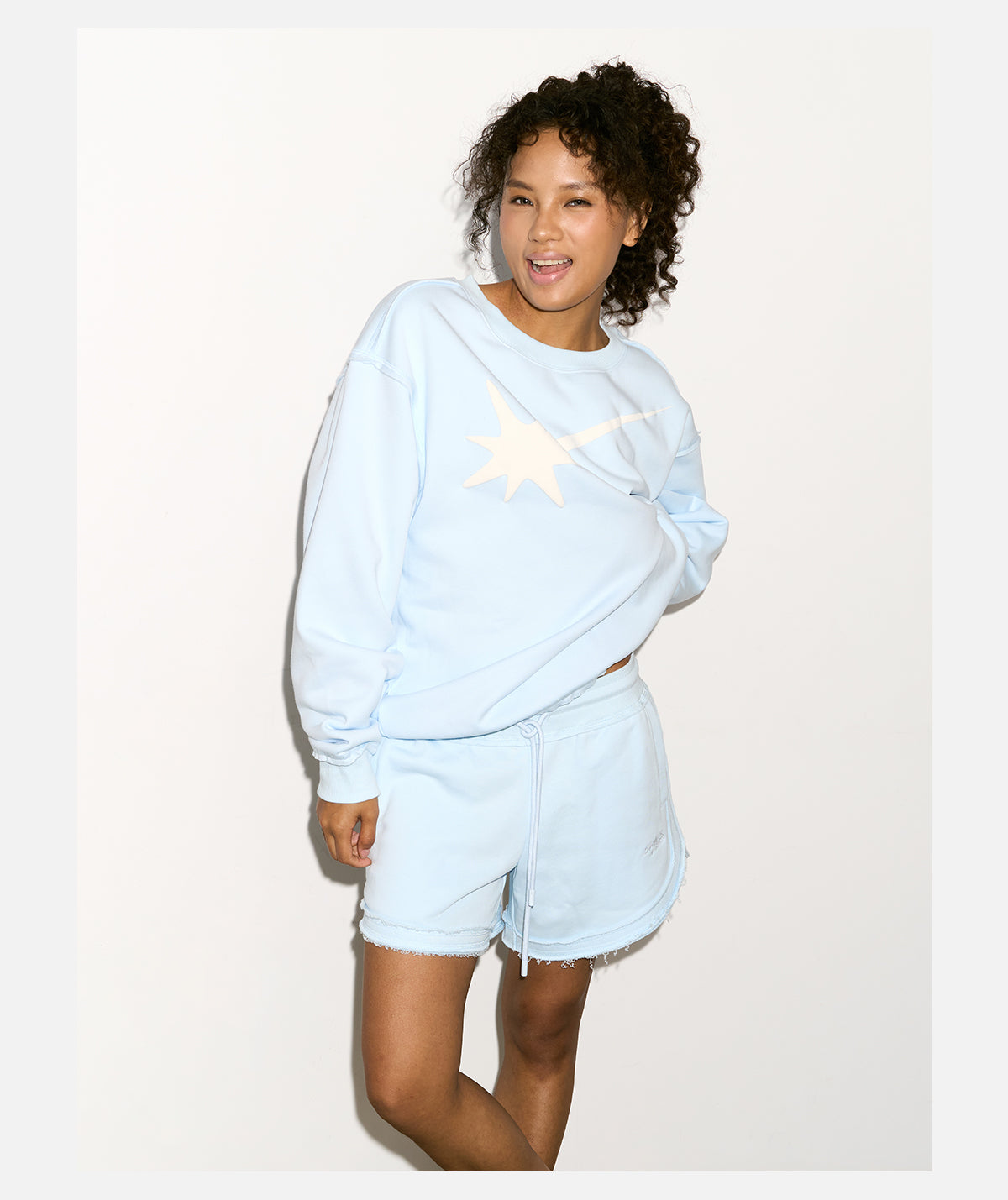BASIC STAR SWEATSHIRT
