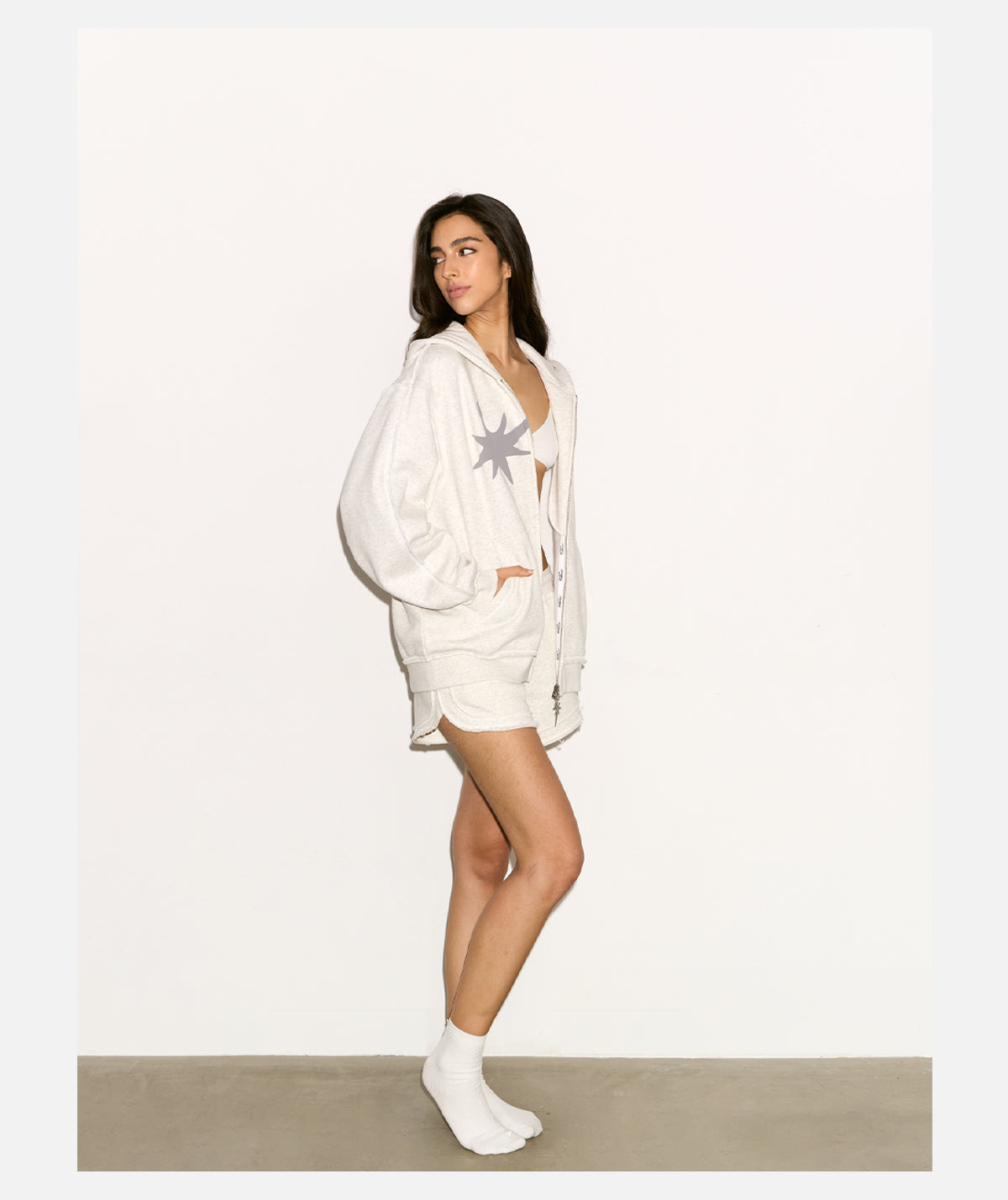 BASIC STAR ZIP-UP HOODIE
