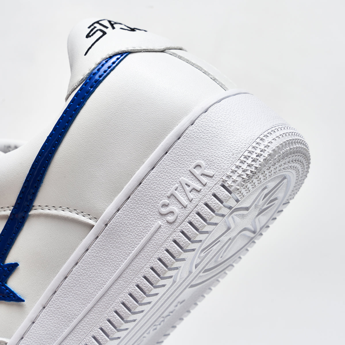 SKYSOLDIER WHITE/BLUE LT