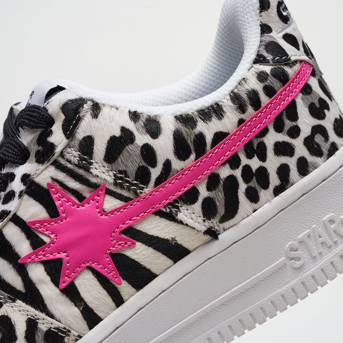 SKYSOLDIER WHITE/ROSE RED LEOPARD PRINT DX