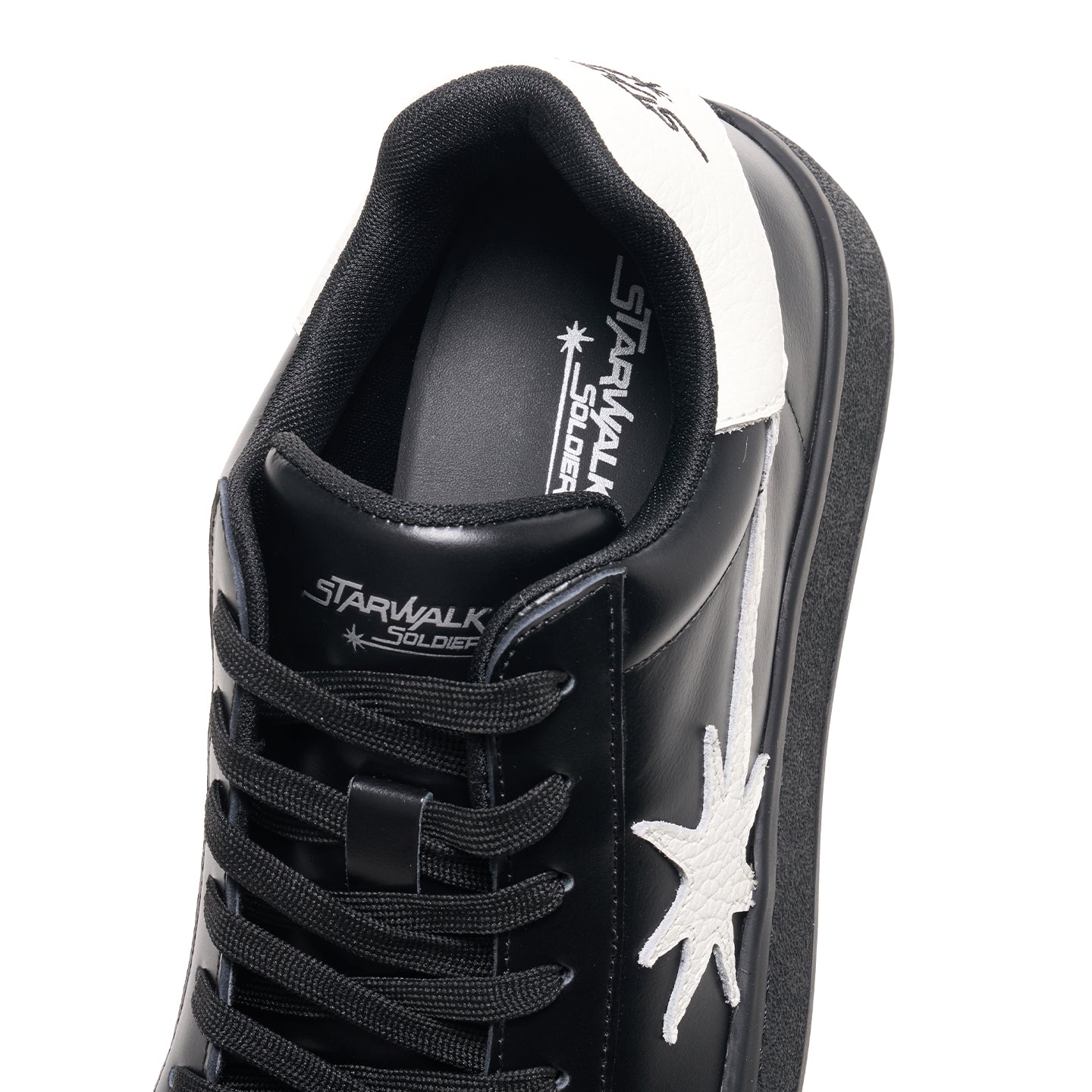 CONDUCTOR BLACK&WHITE