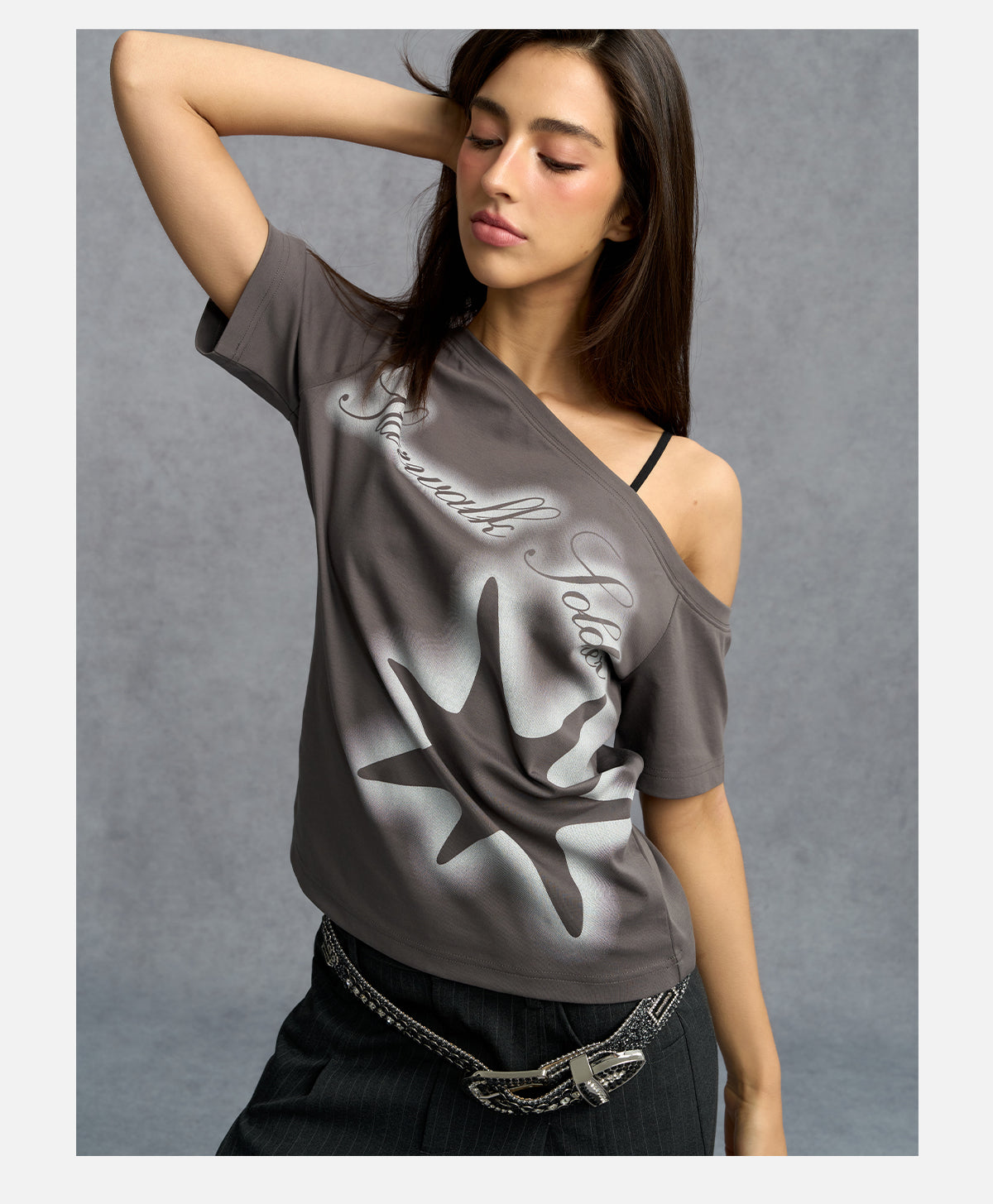 STAR OFF SHOULDER T-SHIRT