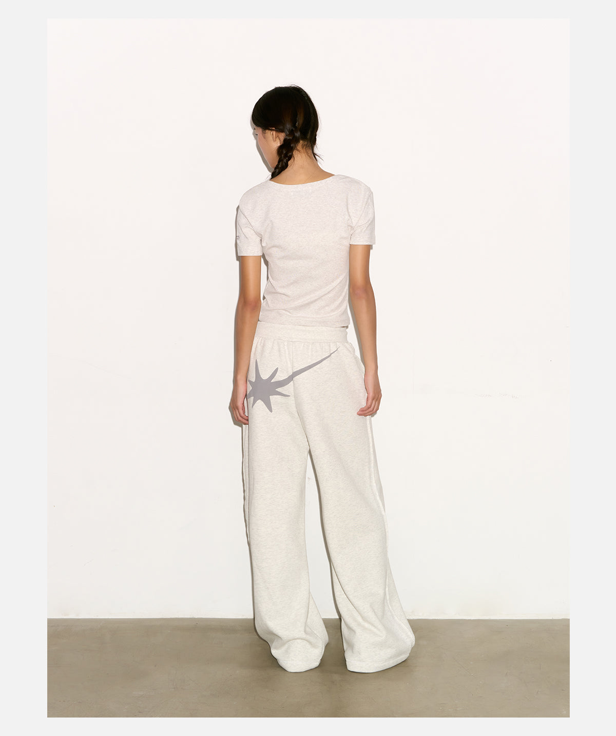 BASIC STAR U-NECK TOP